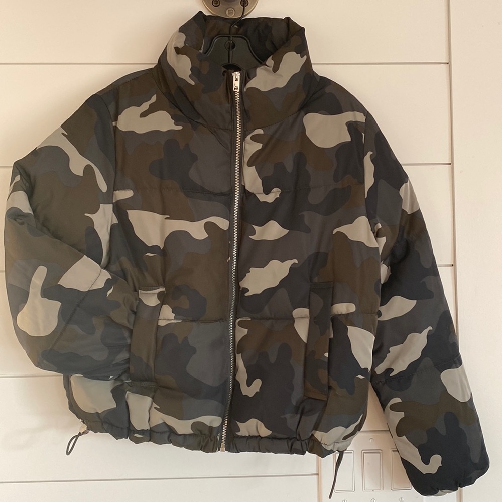 Ladies Camouflage Puffer Jacket US size 4